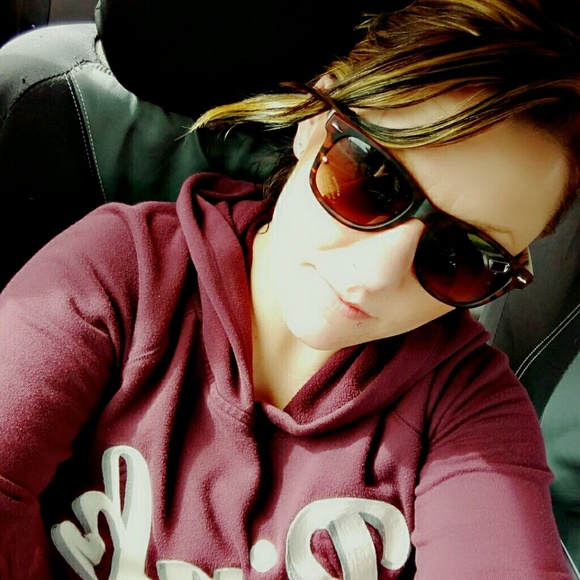 Meet your Posher, Chels - Picture 1 of 1